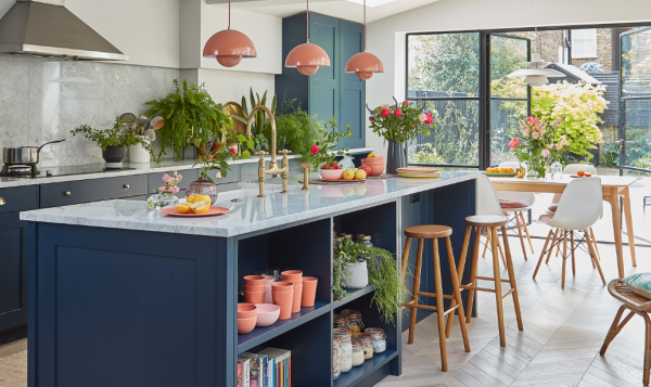 Sentuhan tanaman hijau untuk suasana segar dan alami